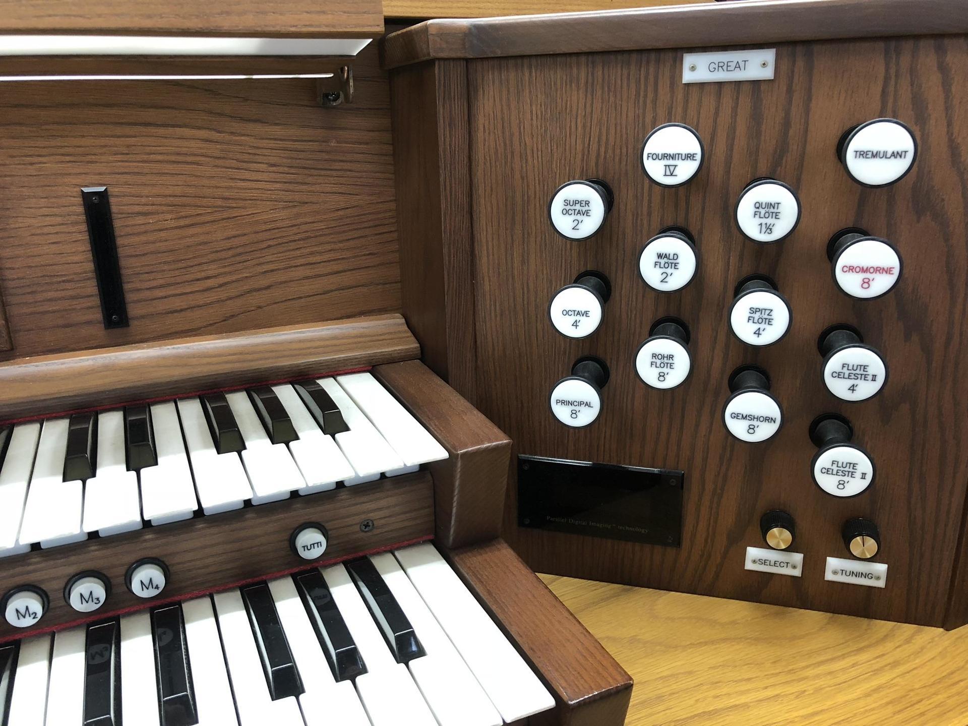 RODGERS ORGAN N-835 ロジャース クラシック オルガン: 厚木のピアノ職人・VIRA JAPAN