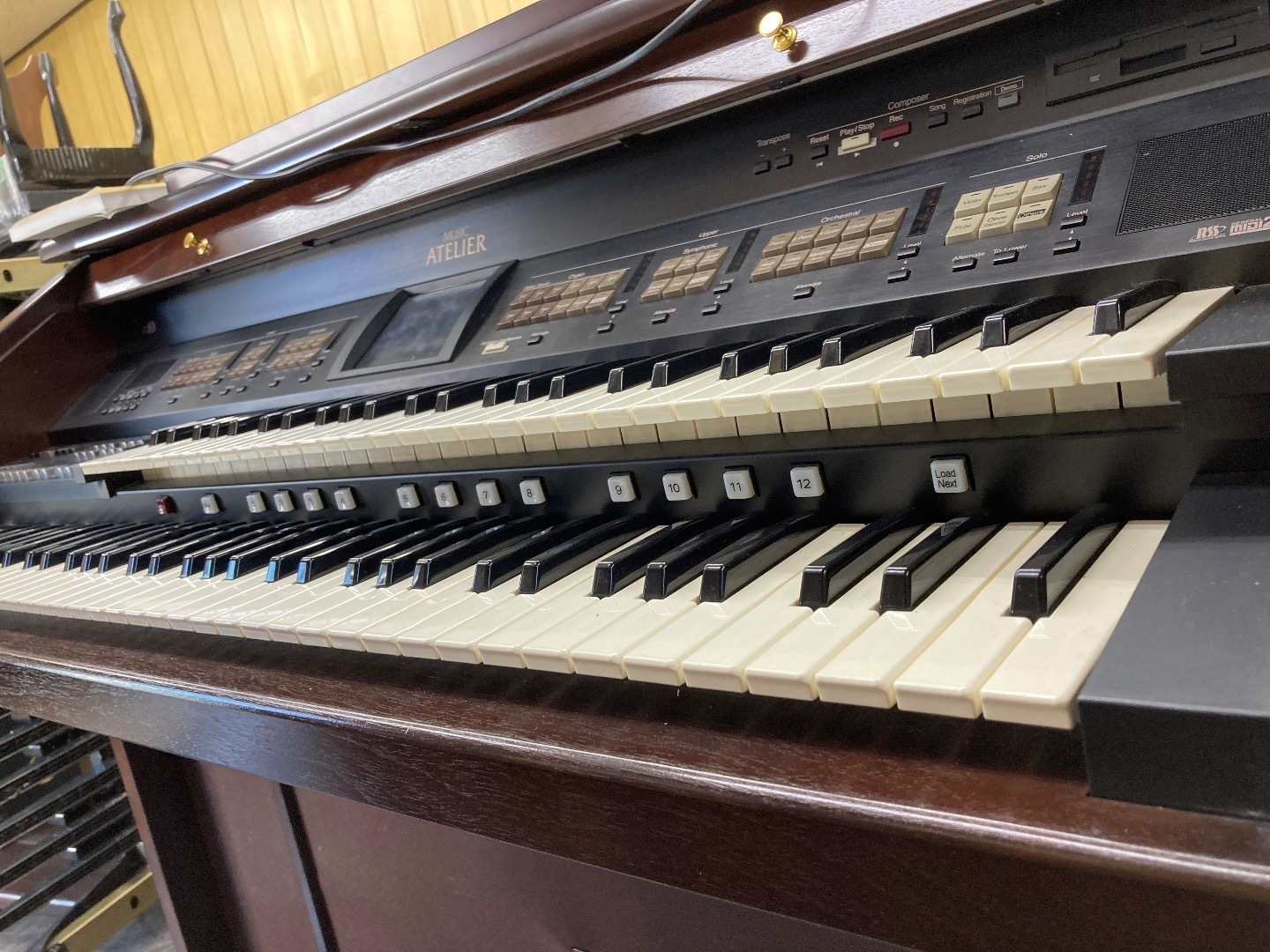 Roland ORGAN MUSIC ATELIER AT80s: 厚木のピアノ職人・VIRA JAPAN